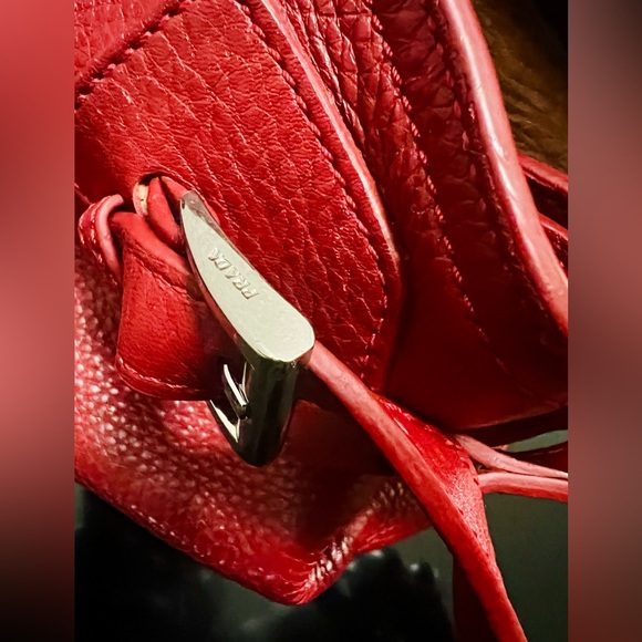 💫💫💯BEAUTIFUL VINTAGE 🛍️🛍️PRADA 🛍️🛍️Camel Vitello Diane Leather Bag💫💫💫 - Picture 5 of 16